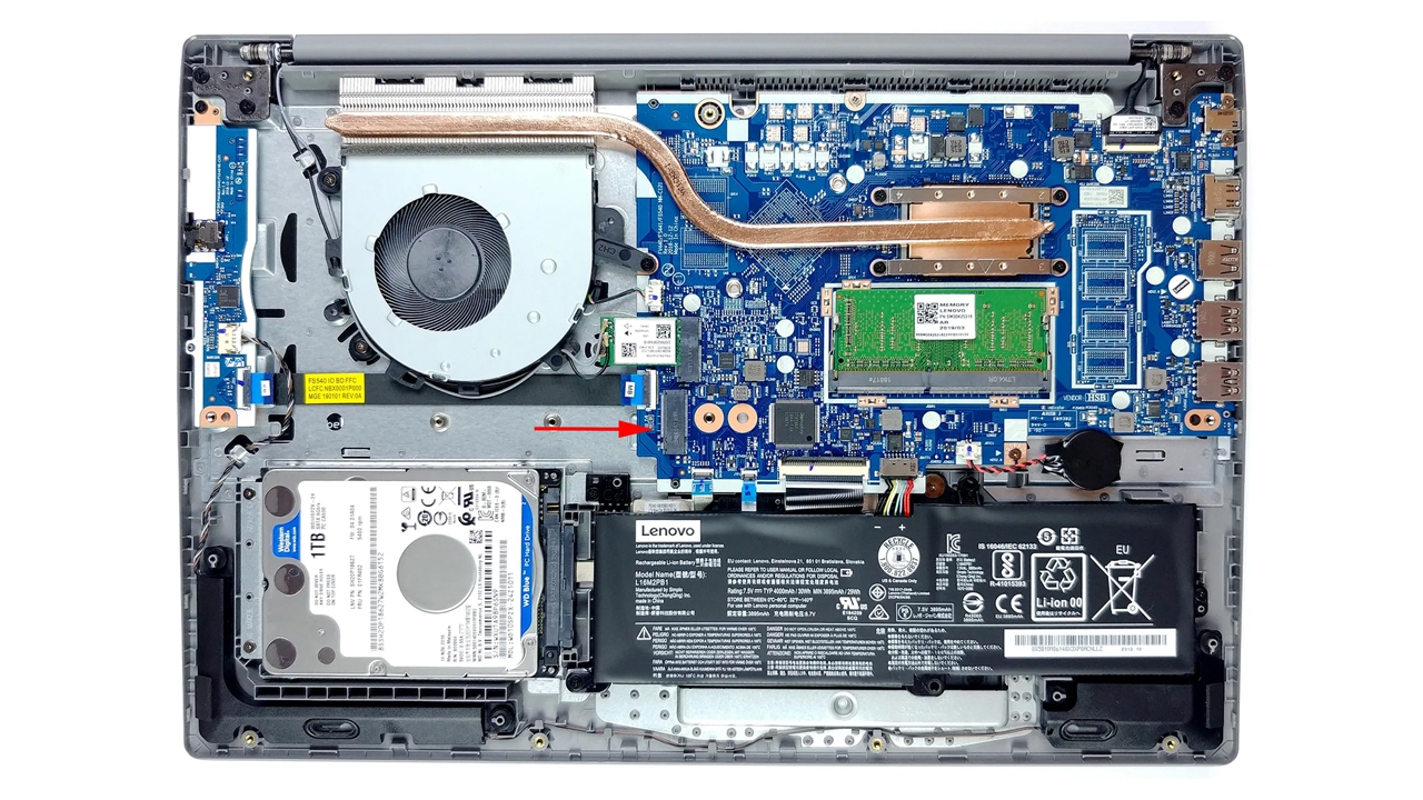 Entrada M.2 para SSD onde a seta está indicando